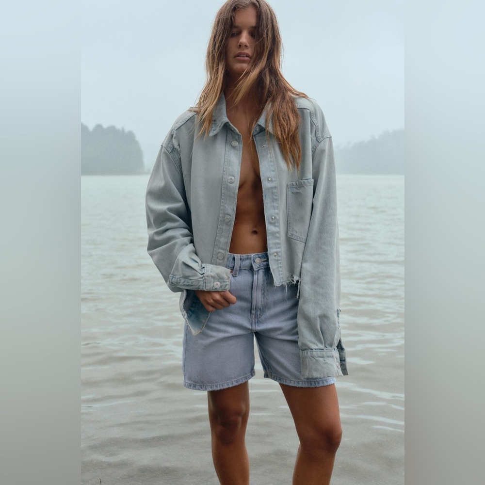 Zara Mid-Rise Denim Shorts Light Blue/Charcoal Black